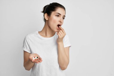 Elinde haplarla esmer, sağlık hekimliği yaşam tarzı...