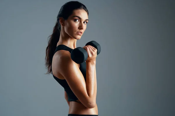 Slanke figuur vrouw sport sportschool workout levensstijl — Stockfoto