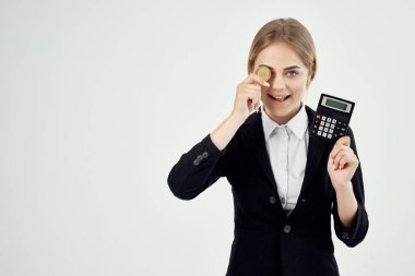 İş kadını Kripto Para Birimi Bitcoin Elektronik Para Yatırımı