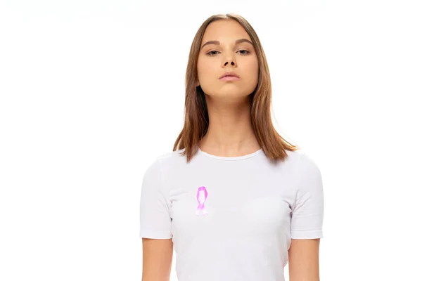 Donna che indossa bianco t-shirt fondazione caritatevole salute luce sfondo — Foto Stock