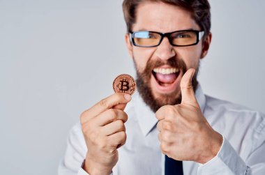 Neşeli Adam Altın Para Bitcoin Kripto Para Finansmanı