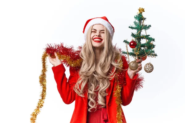 Kobieta noszenie Santa strój dekoracji prezenty Boże Narodzenie — Zdjęcie stockowe