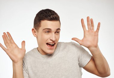 Bu gömlekler kapalı stüdyo tebessümü izole edilmiş.