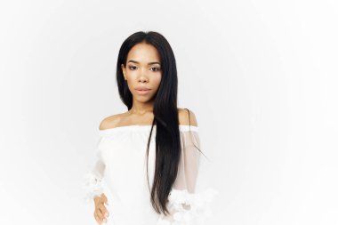 Güzel kadın model kozmetik yüz saç stili