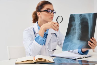 Doktor Radyolog X-ray araştırma hastanesi teşhisi