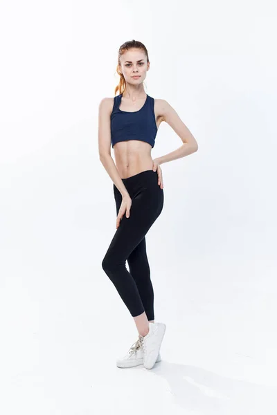 Mulher em esportes treino uniforme fitness jogging estilo de vida ativo — Fotografia de Stock