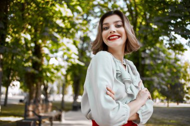 neşeli sarı dudaklar taze hava gülümseme ağaçları