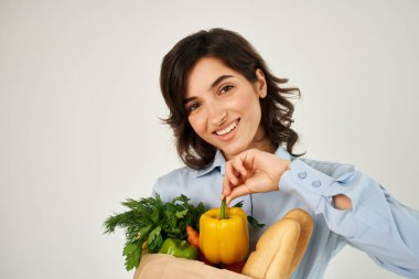 Esmer, gıda paketi sebzeli organik gıda süpermarketi.