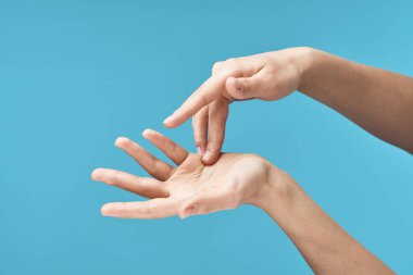 Kadınların elleri nemlendirici sağlık kozmetik telefonu kremi