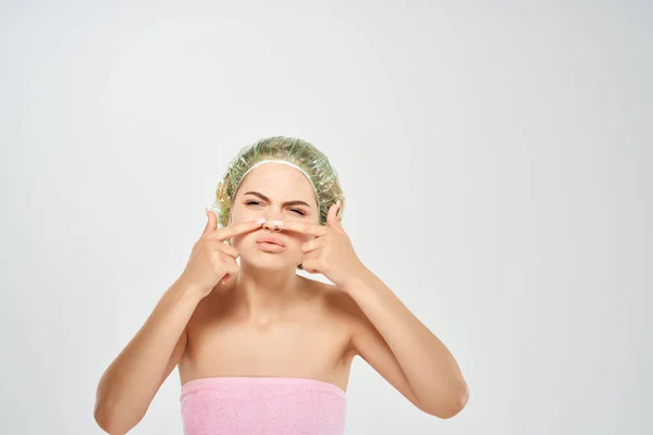 Woman in pink towel skin care naked shoulders hygiene — Stock Photo, Image