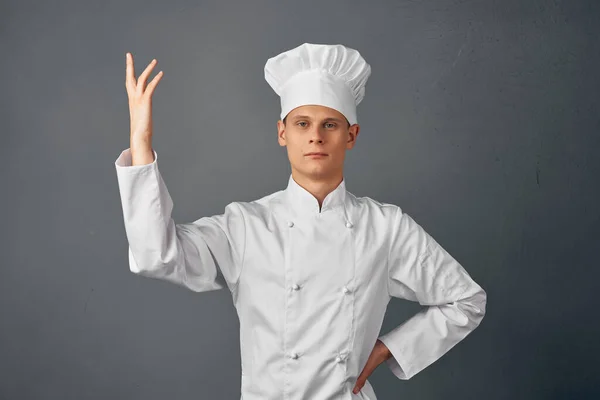 Emotioneel mannelijk chef gebaar met hand restaurant professioneel werk — Stockfoto