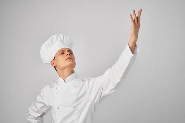 Chef gesticolando con le mani cucina professionale — Foto Stock