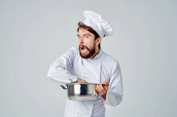 Chef Profissional Com Uma Panela Suas Mãos — Fotografia de Stock