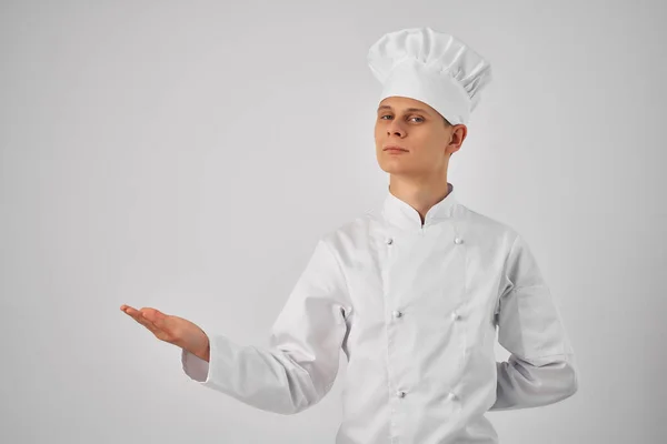 Chef gesticolando con le mani ristorante lavoro professionale — Foto Stock