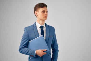 Takım elbiseli iş adamı. Ofis müdürü başarılı.