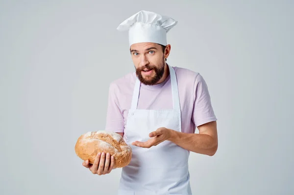 Uomo Barbuto Grembiule Bianco Cottura Del Pane — Foto Stock