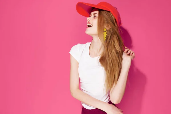 Mujer Glamorosa Con Gafas Sol Posando Foto Alta Calidad — Foto de Stock