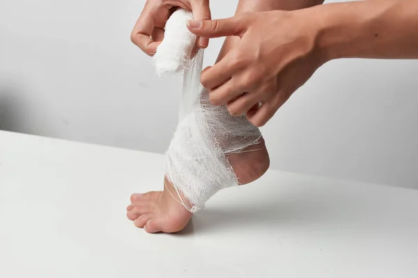 Bandagiertes Bein gesundheitliche Probleme Verletzung Medizin — Stockfoto