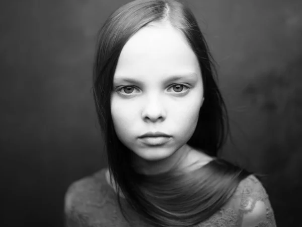 Menina com expressão triste close-up corte vista — Fotografia de Stock