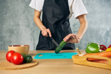 Ev hanımı öğle yemeği. Vejetaryen yemekleri.