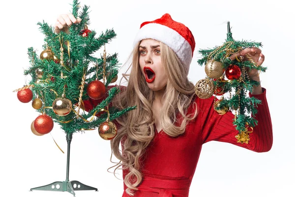 Frau trägt Weihnachtsmütze Urlaub Dekoration Geschenke Spaß — Stockfoto