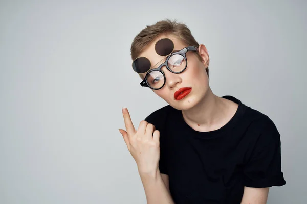 Bella donna cosmetici attraente sguardo in posa Stile di vita — Foto Stock