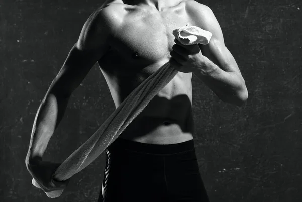 Спортивный человек в перчатках тренировки мотивация упражнения силы — стоковое фото
