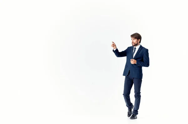 Hombre en una chaqueta y corbata posando ejecutivo carrera laboral —  Fotos de Stock