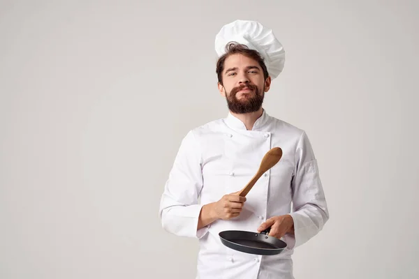 Cheerful chef masculino cozinha trabalho cozinhar profissional — Fotografia de Stock