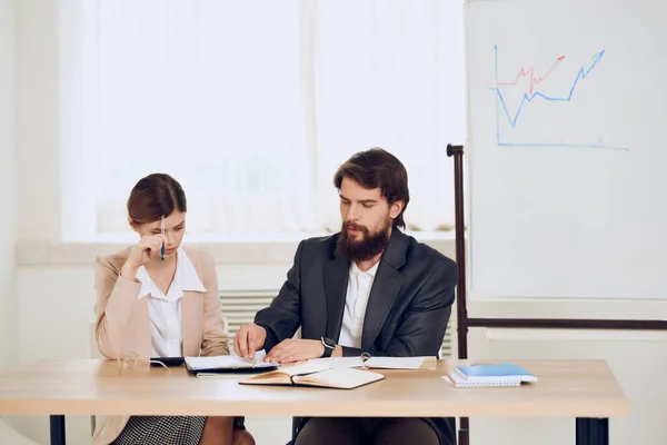 Trabajo colegas oficina comunicación empresa comunicación — Foto de Stock