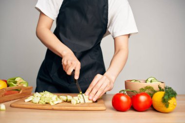 Sebze doğramak sağlıklı yaşam tarzı yemek