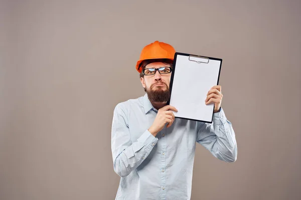 Engenheiro masculino profissional profissão de trabalho Studio mão gesto — Fotografia de Stock