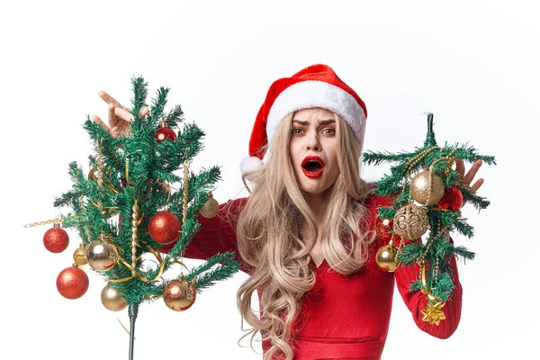 Žena na sobě Santa kostým dekorace hračky dovolená zábava — Stock fotografie