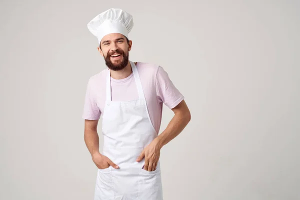 Barbudo chef masculino en uniforme emociones cocina profesional — Foto de Stock