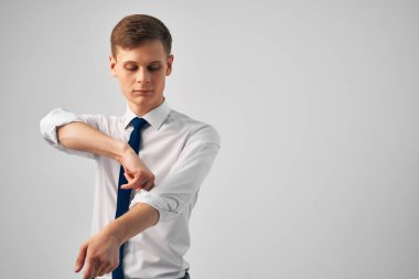 Kravatlı adam ve ofis yöneticisi iş adamı.