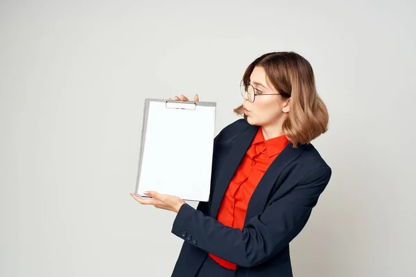 Femme d'affaires documents gestionnaire travail de bureau — Photo