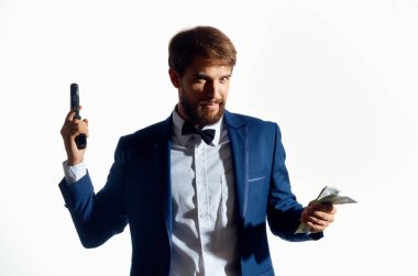 El fenerinde silahı olan iş adamları