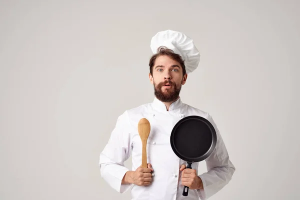 Chef Masculino Com Frigideira Mão — Fotografia de Stock