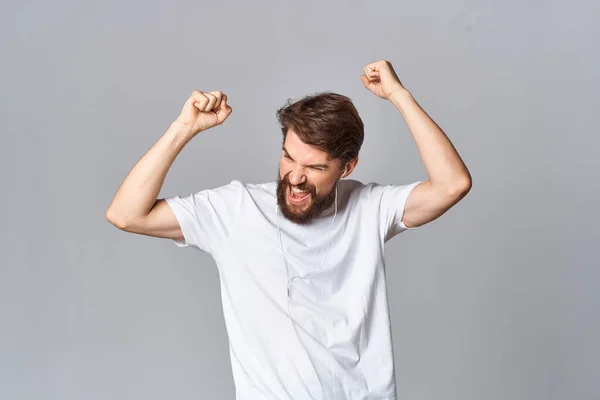 Hombre Camiseta Blanca Bailando Foto Alta Calidad — Foto de Stock