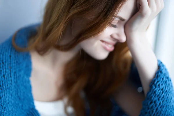 Mooie Vrouw Met Aantrekkelijke Look Poseren — Stockfoto