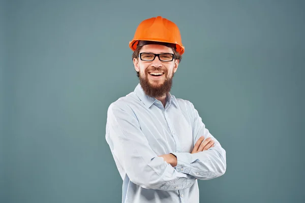 Ingenieur Mit Orangefarbenem Helm Auf Dem Kopf — Stockfoto