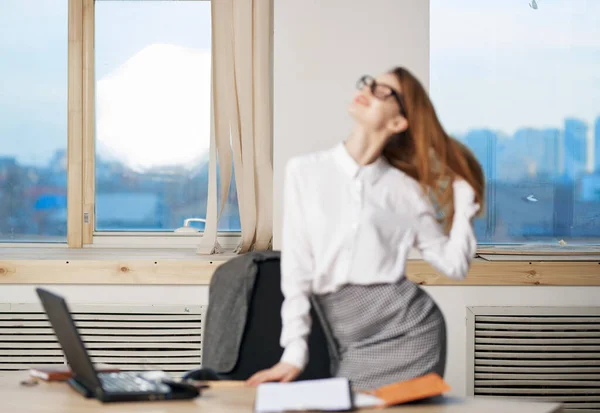 Secrétaire Femme Dans Bureau Posant Professionnel Photo Haute Qualité — Photo