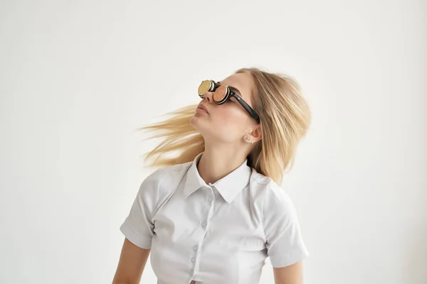 Cute blonde coins wearing glasses cryptocurrency fashion finance — Stock Photo, Image