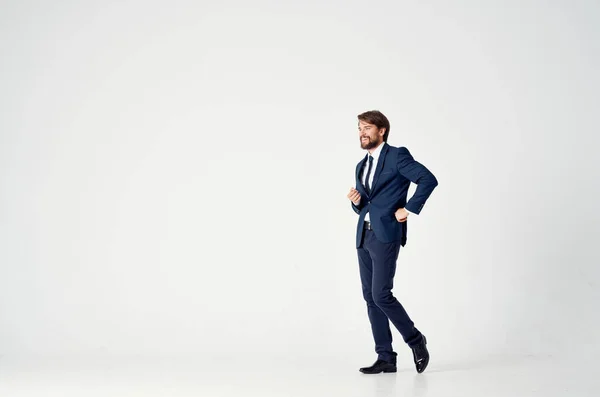 Hombre Negocios Barbudo Posando Sobre Fondo Claro Foto Alta Calidad — Foto de Stock