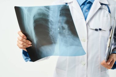 X-ray Sağlık Stüdyosu 'nda kadın doktor.