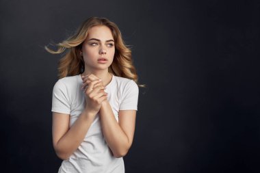 Çekici kadın makyajı, kırpılmış görünüm.