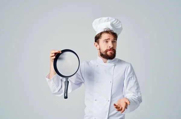 Barbuto Uomo Chef Con Padella Cottura Cucina — Foto Stock