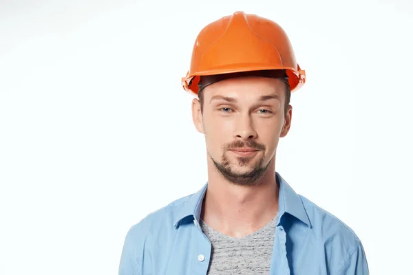 戴橙色头盔的男性职业 — 图库照片