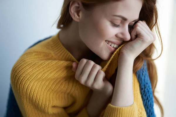 Mooie Vrouw Glimlachend Hoge Kwaliteit Foto — Stockfoto