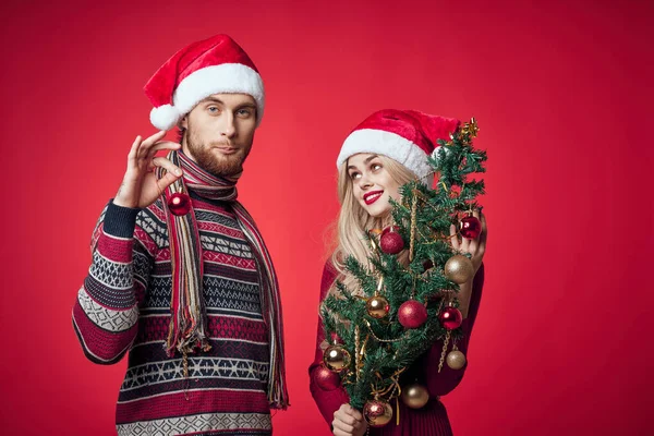 Mężczyzna i kobieta zabawy rodzinne wakacje romans Boże Narodzenie — Zdjęcie stockowe